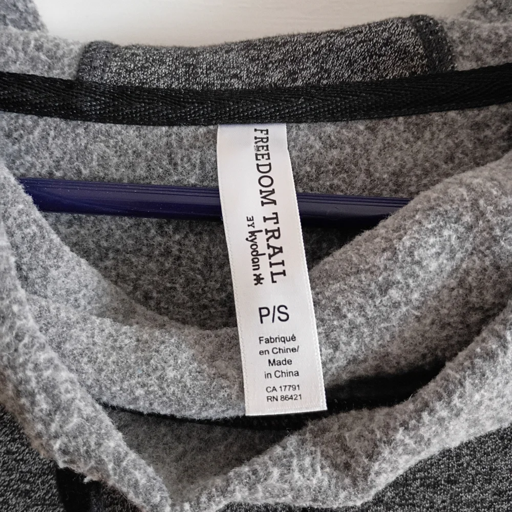 Freedom Trail Gray Fleece Hooded Sweater Dress Cowl Neck Pockets P/S Knee Length - Picture 4 of 11
